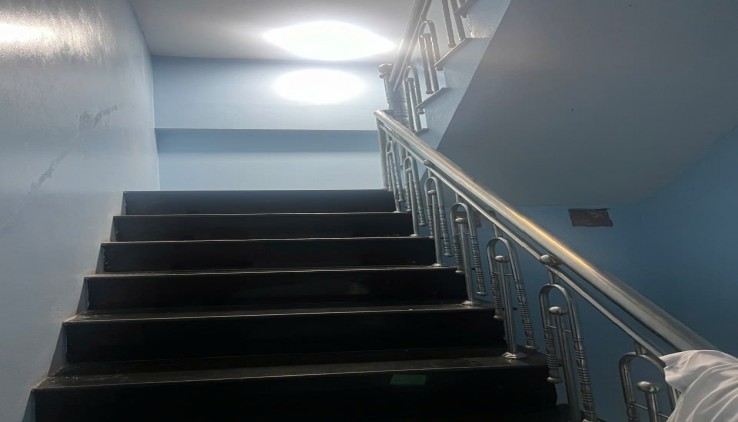 Cho thuê nhà nguyên căn Phố Khương Trung, 3 tầng, 40m2, 3 ngủ, 12 Triệu